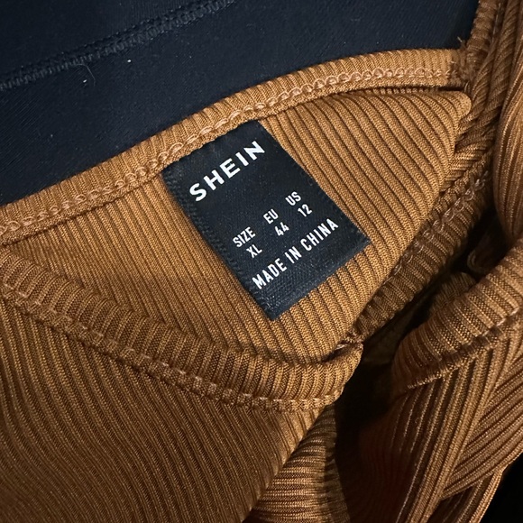 Bundle Multicolor Tank Tops - Picture 3 of 8